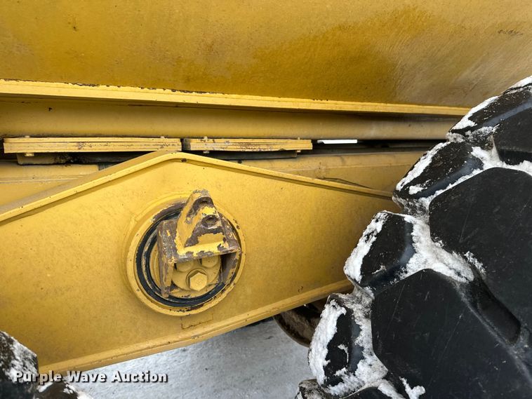 image for item FK1554 2000 Caterpillar D400E11 articulated haul truck