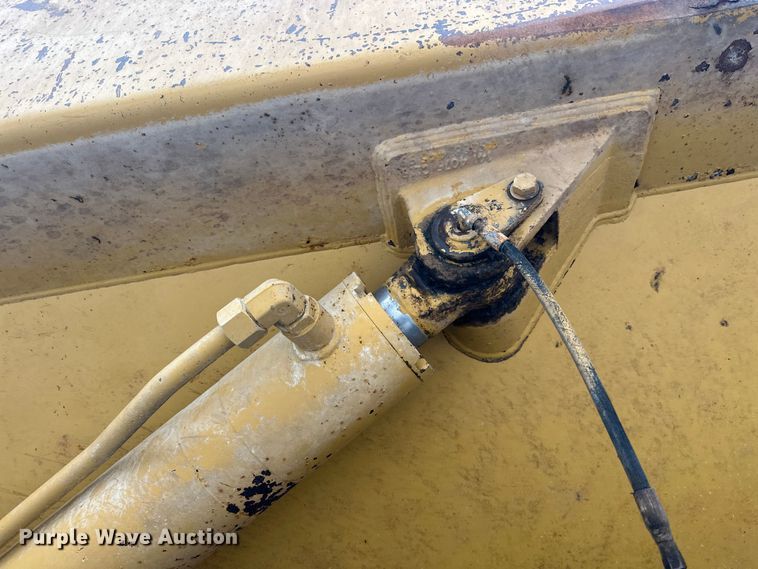 image for item FK1554 2000 Caterpillar D400E11 articulated haul truck