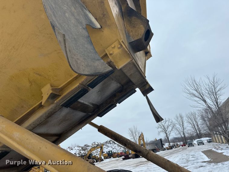 image for item FK1554 2000 Caterpillar D400E11 articulated haul truck