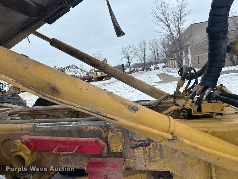 image for item FK1554 2000 Caterpillar D400E11 articulated haul truck