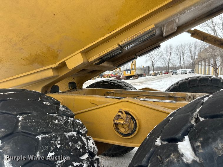 image for item FK1554 2000 Caterpillar D400E11 articulated haul truck