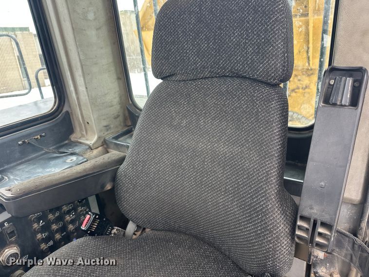 image for item FK1554 2000 Caterpillar D400E11 articulated haul truck