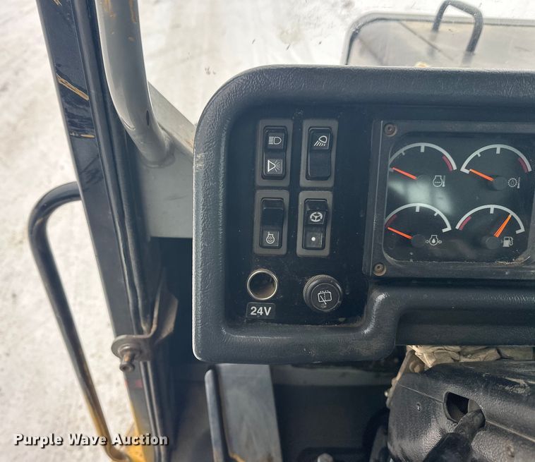 image for item FK1554 2000 Caterpillar D400E11 articulated haul truck