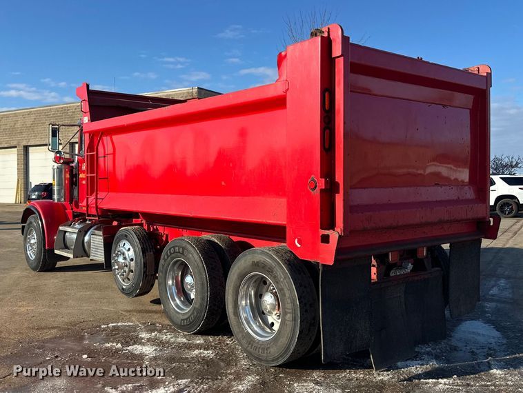 image for item FK1588 1995 Peterbilt 357 dump truck