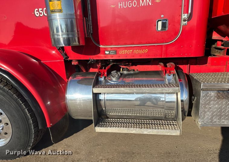 image for item FK1588 1995 Peterbilt 357 dump truck