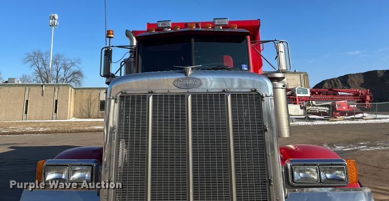 image for item FK1588 1995 Peterbilt 357 dump truck