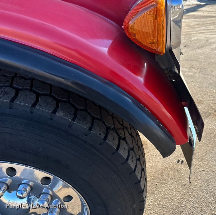 image for item FK1588 1995 Peterbilt 357 dump truck