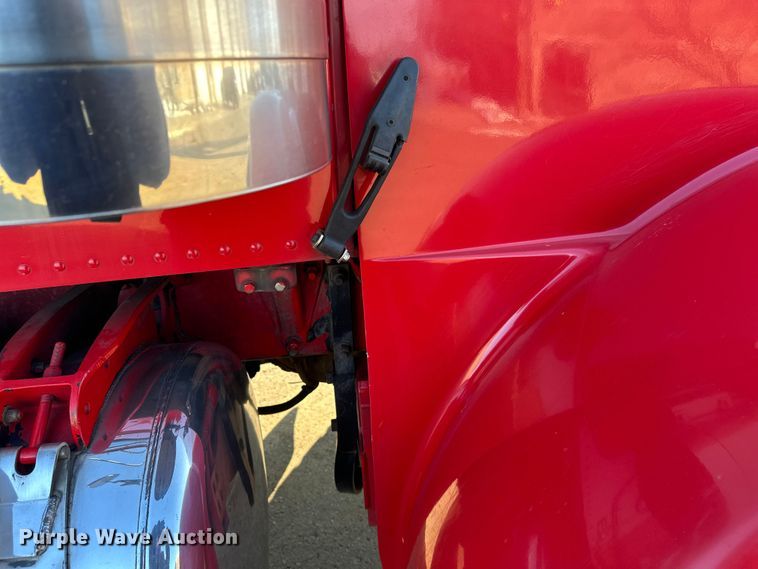 image for item FK1588 1995 Peterbilt 357 dump truck