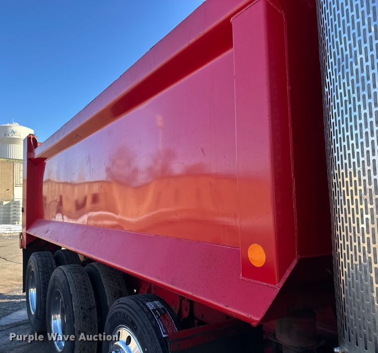 image for item FK1588 1995 Peterbilt 357 dump truck