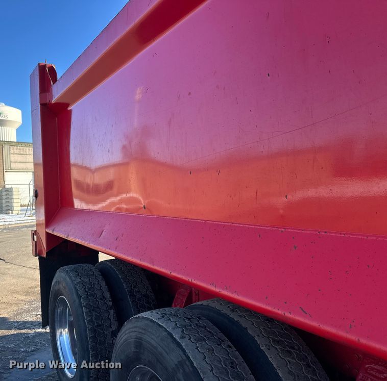 image for item FK1588 1995 Peterbilt 357 dump truck