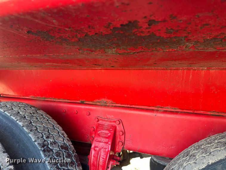 image for item FK1588 1995 Peterbilt 357 dump truck