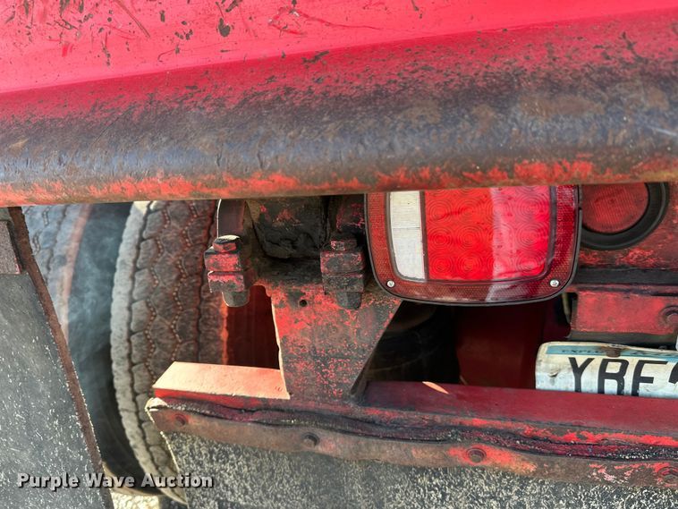 image for item FK1588 1995 Peterbilt 357 dump truck