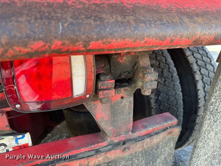 image for item FK1588 1995 Peterbilt 357 dump truck