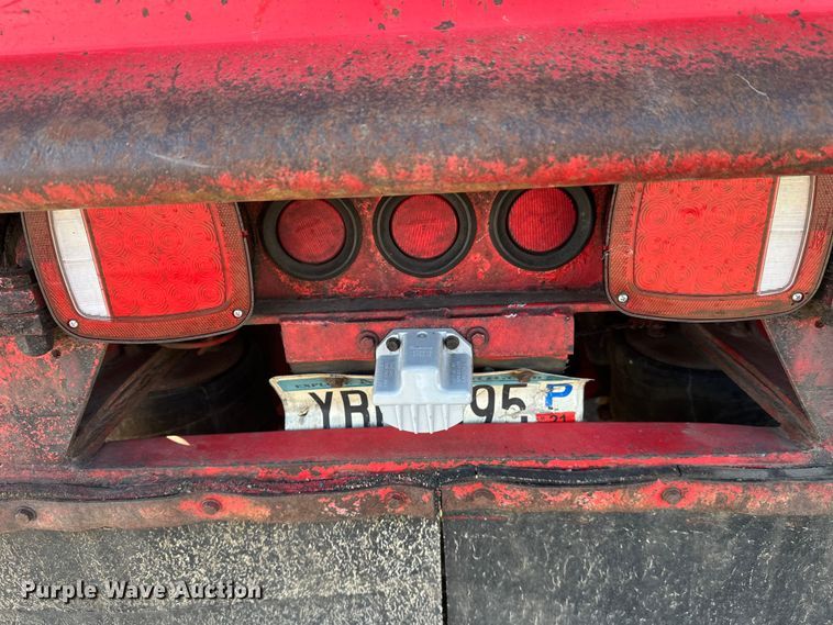 image for item FK1588 1995 Peterbilt 357 dump truck