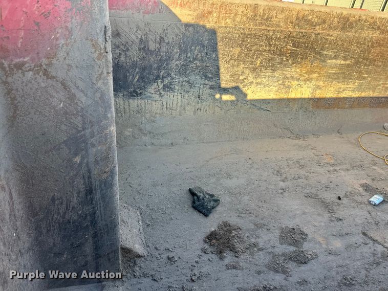 image for item FK1588 1995 Peterbilt 357 dump truck