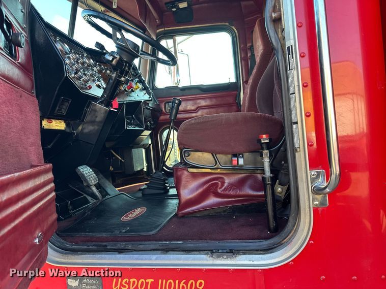 image for item FK1588 1995 Peterbilt 357 dump truck