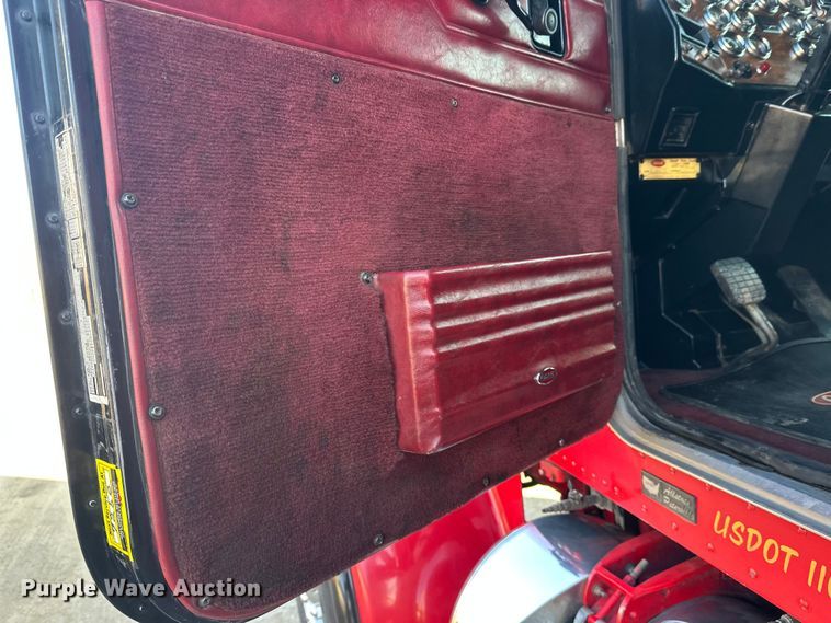 image for item FK1588 1995 Peterbilt 357 dump truck