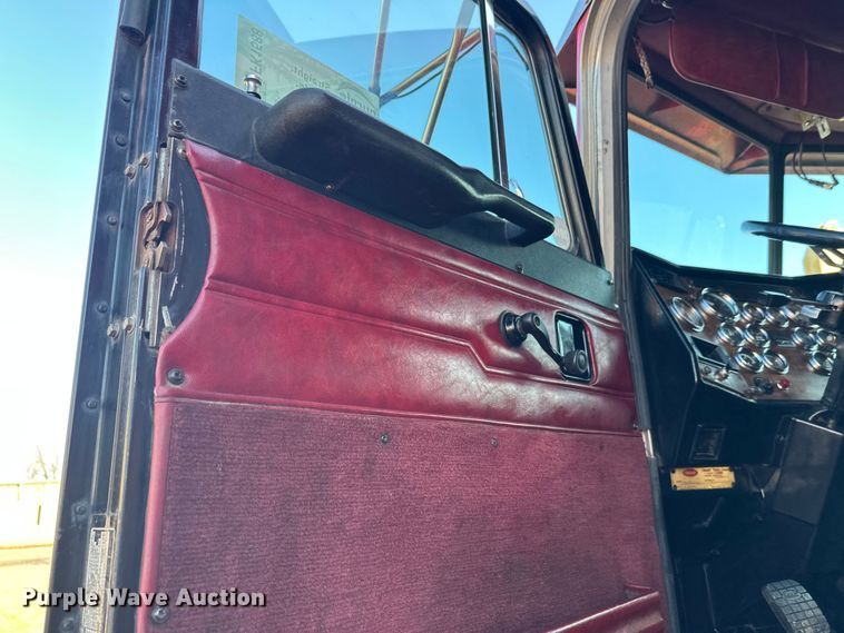 image for item FK1588 1995 Peterbilt 357 dump truck