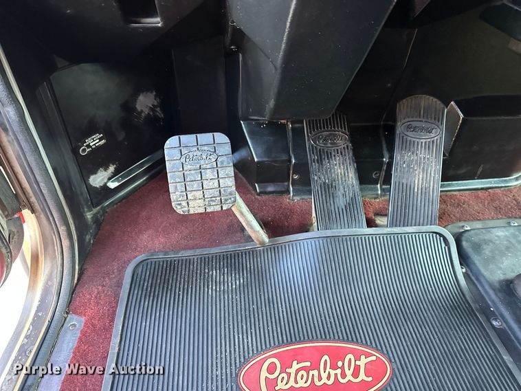 image for item FK1588 1995 Peterbilt 357 dump truck