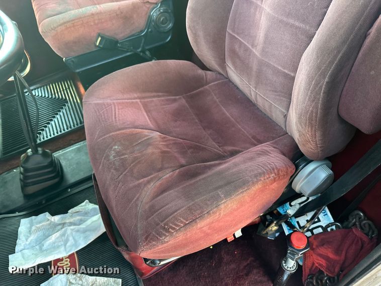 image for item FK1588 1995 Peterbilt 357 dump truck