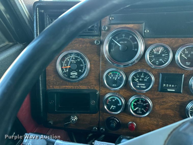 image for item FK1588 1995 Peterbilt 357 dump truck