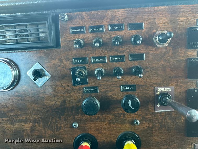 image for item FK1588 1995 Peterbilt 357 dump truck