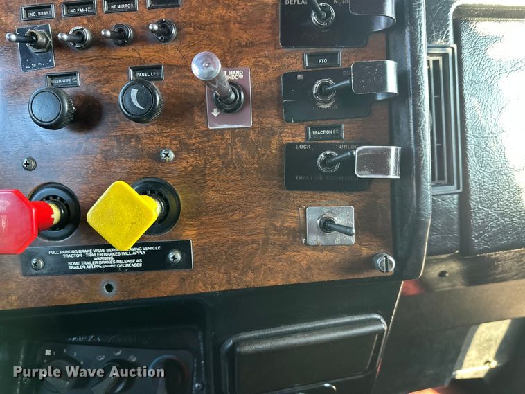 image for item FK1588 1995 Peterbilt 357 dump truck