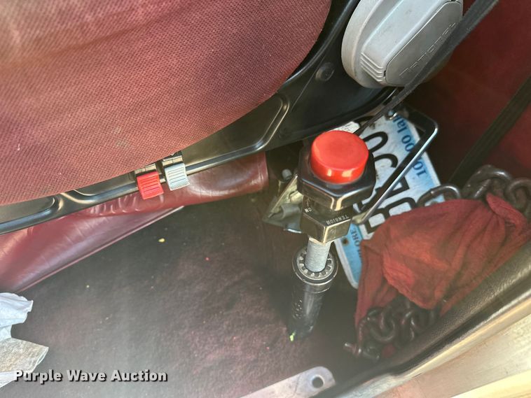 image for item FK1588 1995 Peterbilt 357 dump truck