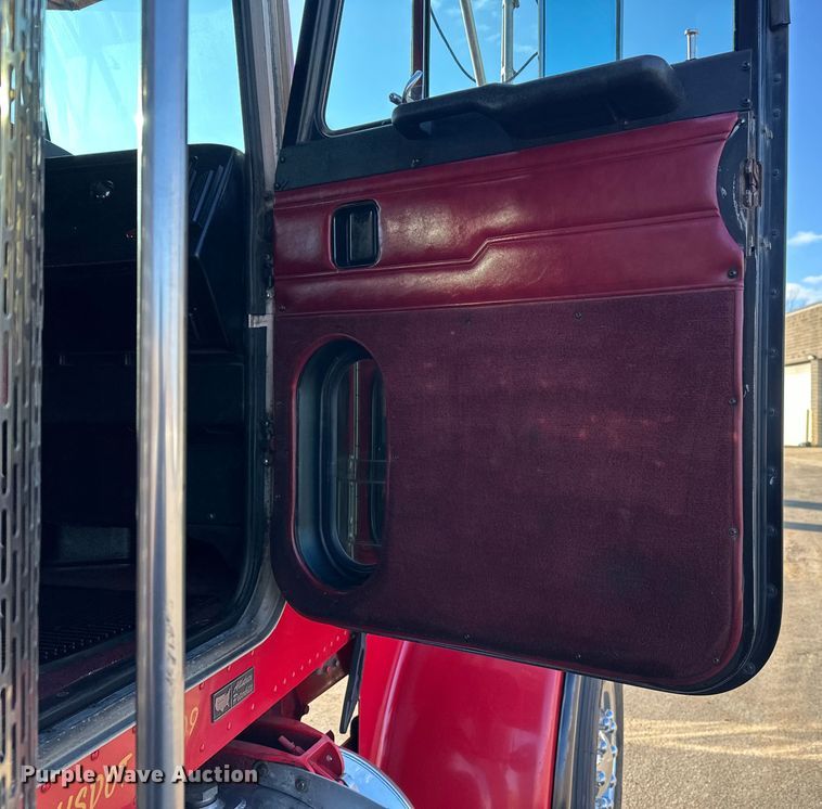 image for item FK1588 1995 Peterbilt 357 dump truck