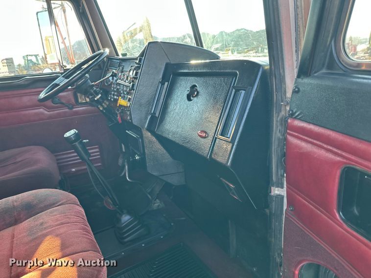 image for item FK1588 1995 Peterbilt 357 dump truck