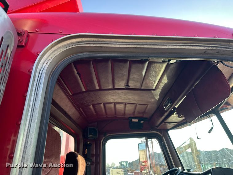 image for item FK1588 1995 Peterbilt 357 dump truck