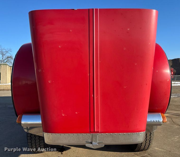 image for item FK1588 1995 Peterbilt 357 dump truck