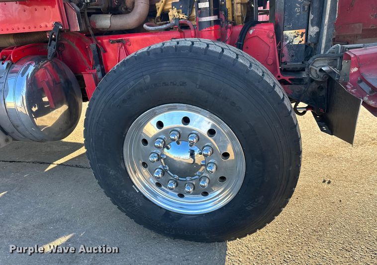 image for item FK1588 1995 Peterbilt 357 dump truck