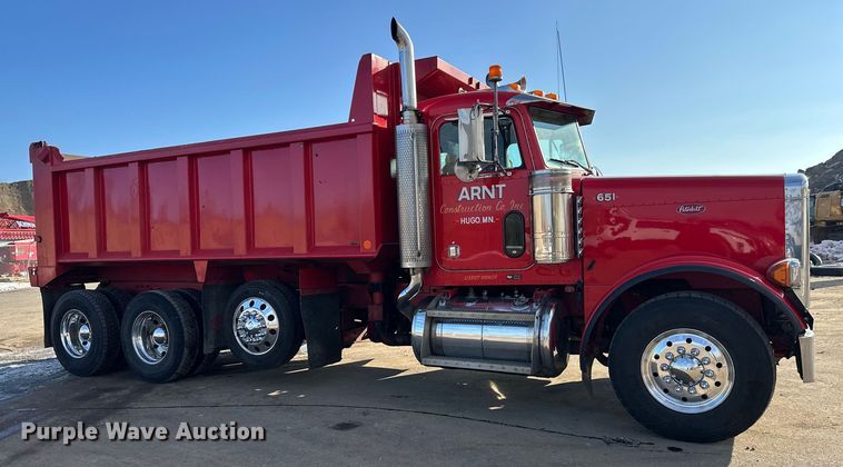 image for item FK1589 2005 Peterbilt 379 dump truck