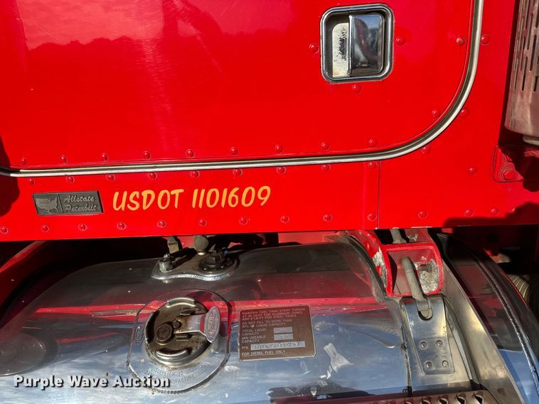 image for item FK1589 2005 Peterbilt 379 dump truck