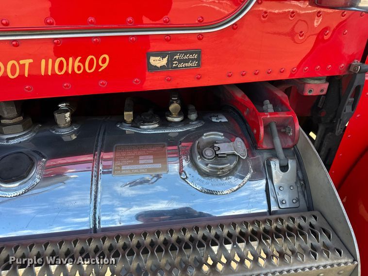 image for item FK1589 2005 Peterbilt 379 dump truck