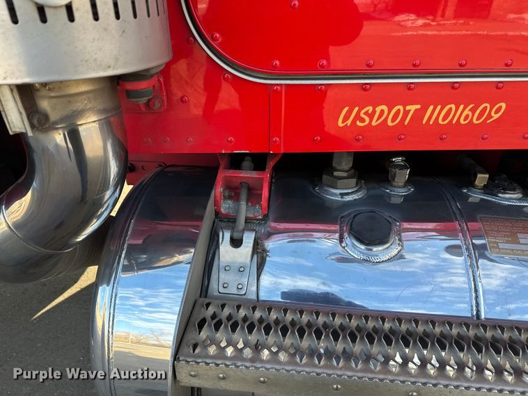 image for item FK1589 2005 Peterbilt 379 dump truck