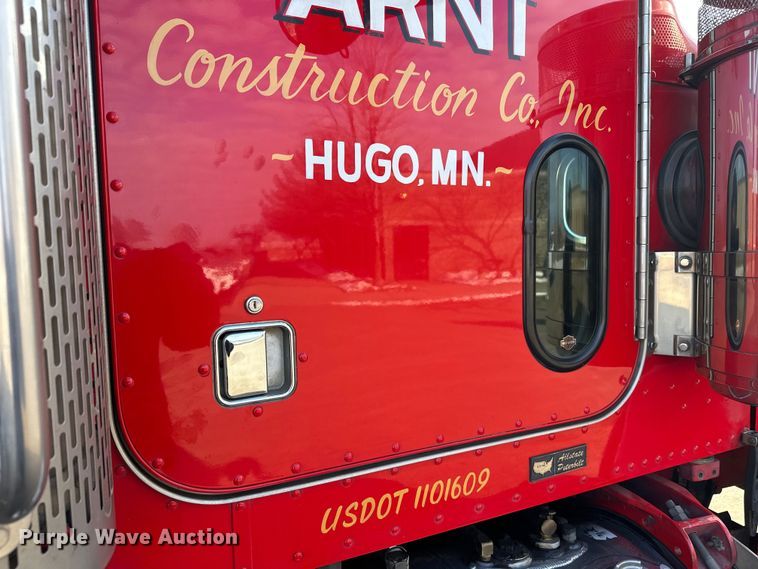 image for item FK1589 2005 Peterbilt 379 dump truck