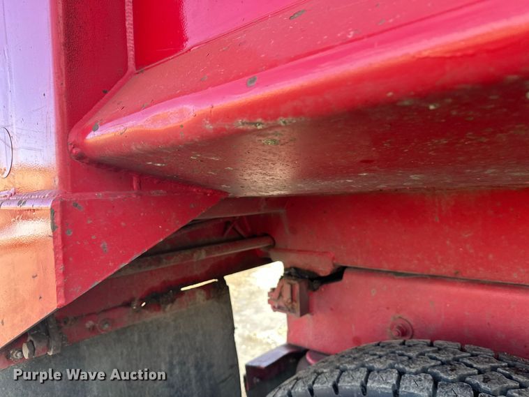 image for item FK1589 2005 Peterbilt 379 dump truck