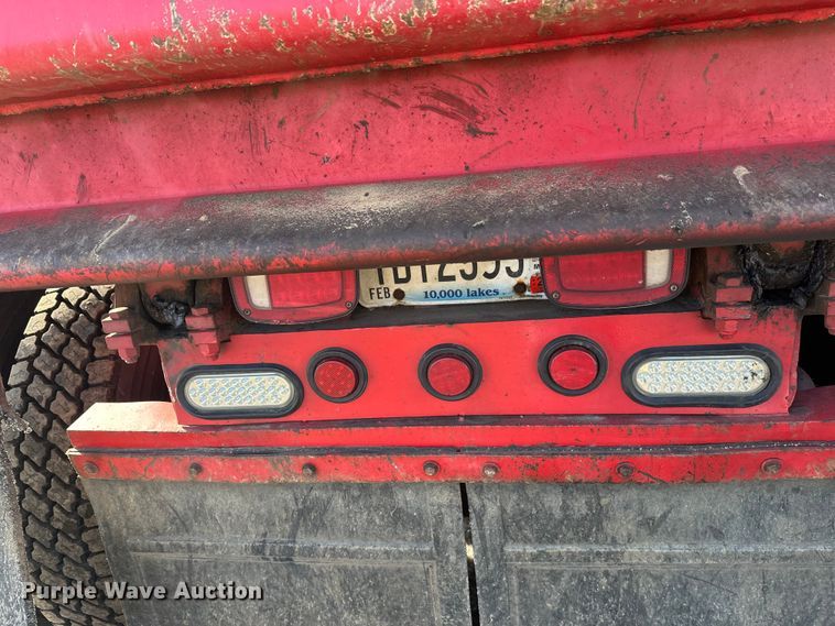 image for item FK1589 2005 Peterbilt 379 dump truck