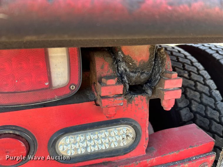 image for item FK1589 2005 Peterbilt 379 dump truck