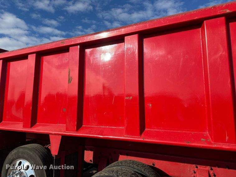 image for item FK1589 2005 Peterbilt 379 dump truck