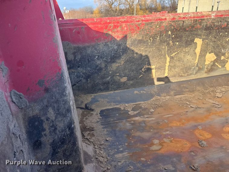 image for item FK1589 2005 Peterbilt 379 dump truck