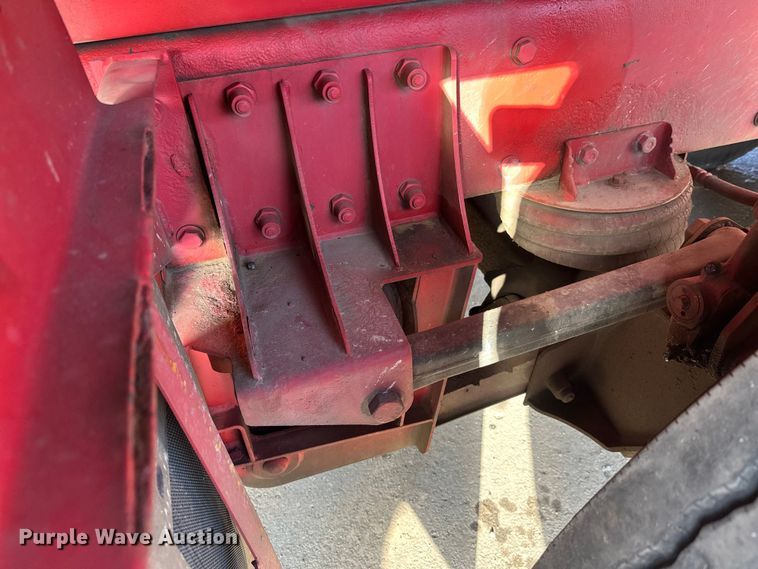 image for item FK1589 2005 Peterbilt 379 dump truck