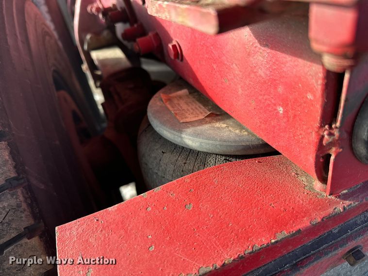 image for item FK1589 2005 Peterbilt 379 dump truck