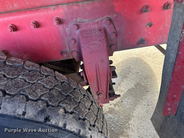 image for item FK1589 2005 Peterbilt 379 dump truck