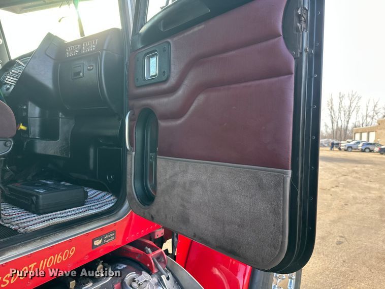 image for item FK1589 2005 Peterbilt 379 dump truck