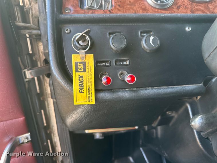 image for item FK1589 2005 Peterbilt 379 dump truck