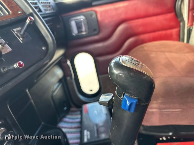 image for item FK1589 2005 Peterbilt 379 dump truck