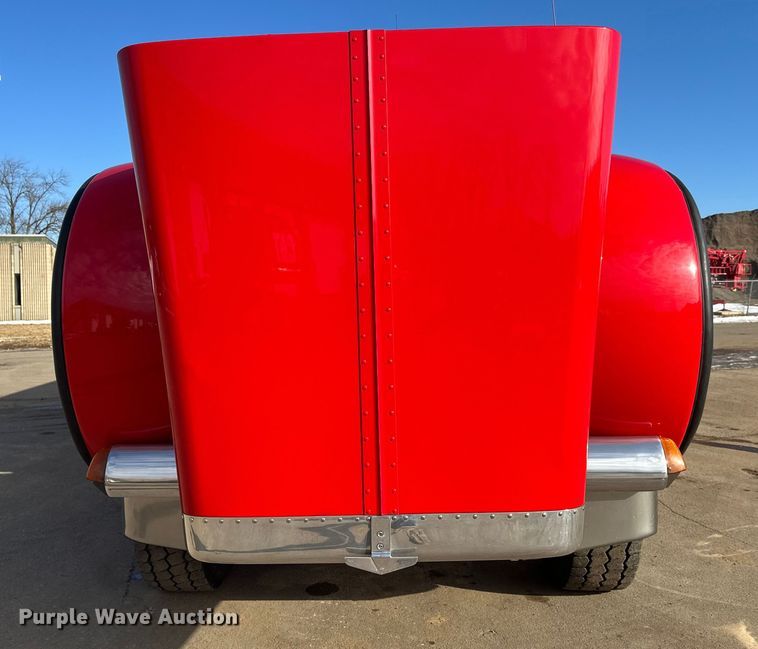 image for item FK1589 2005 Peterbilt 379 dump truck